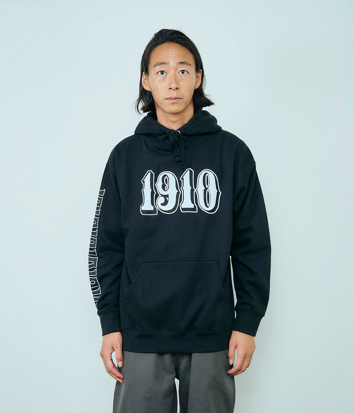 ORIGINAL FONT HOODY // BLACK – 1910 | JAPAN OFFICIAL SITE ORIGINAL FONT HOODY // BLACK – 1910 | JAPAN OFFICIAL SITE