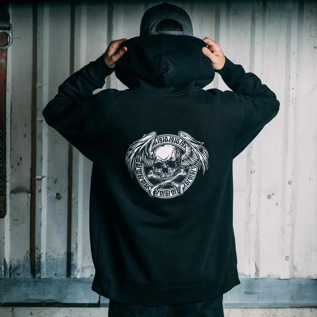 Heros Never Die Zip Fleece // Black