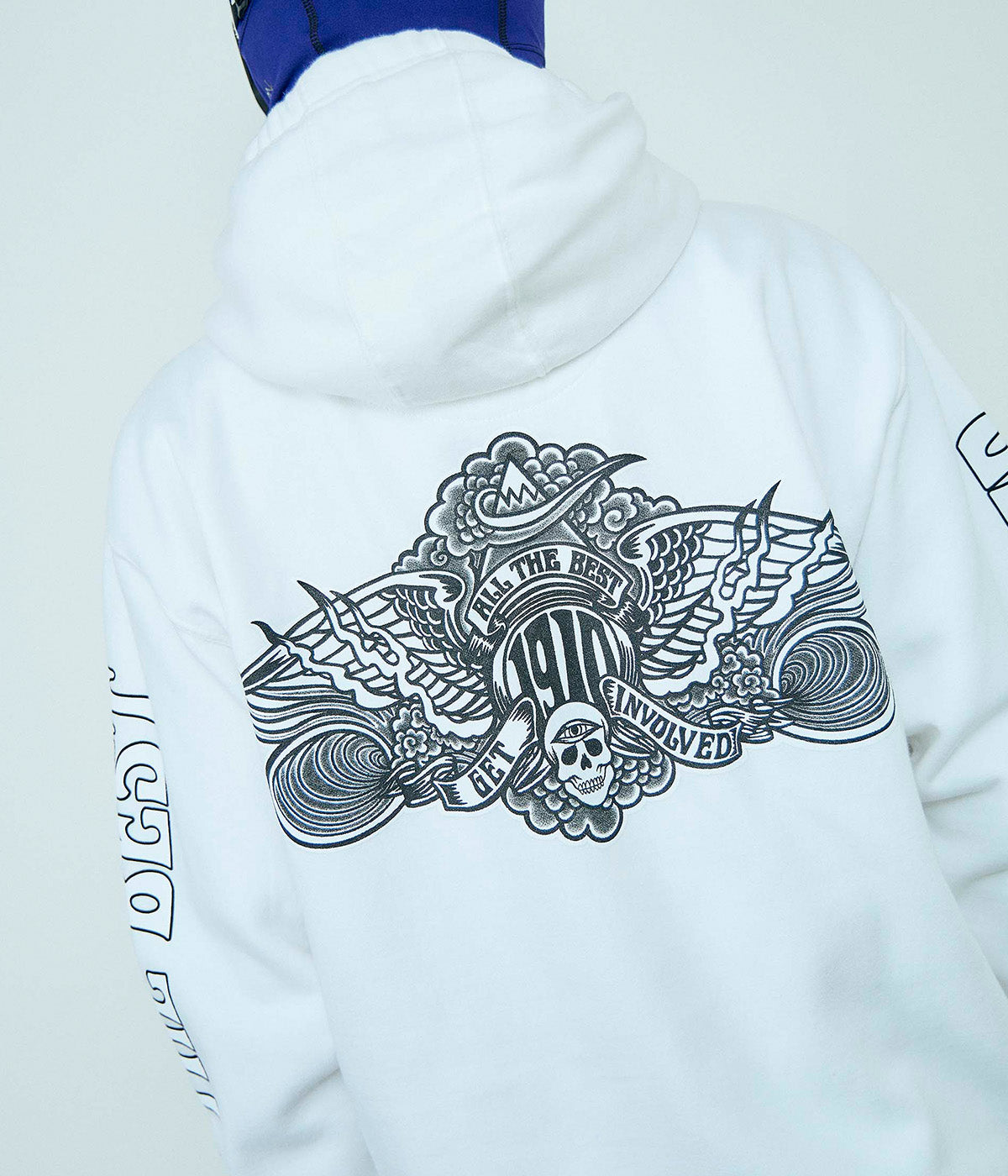 PEAKING HOODY // WHITE