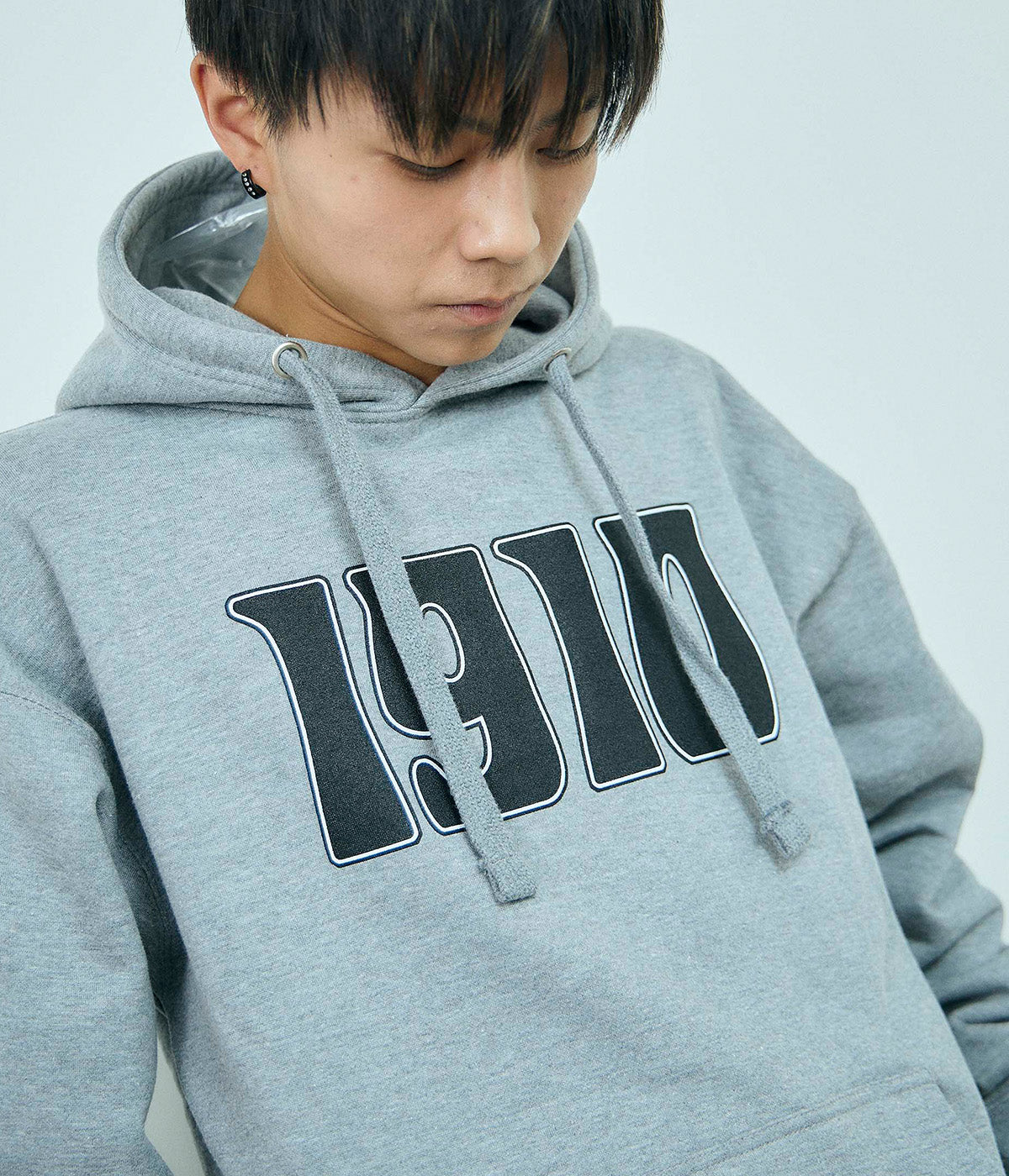 EAGLES DARE HOODY // GRAY