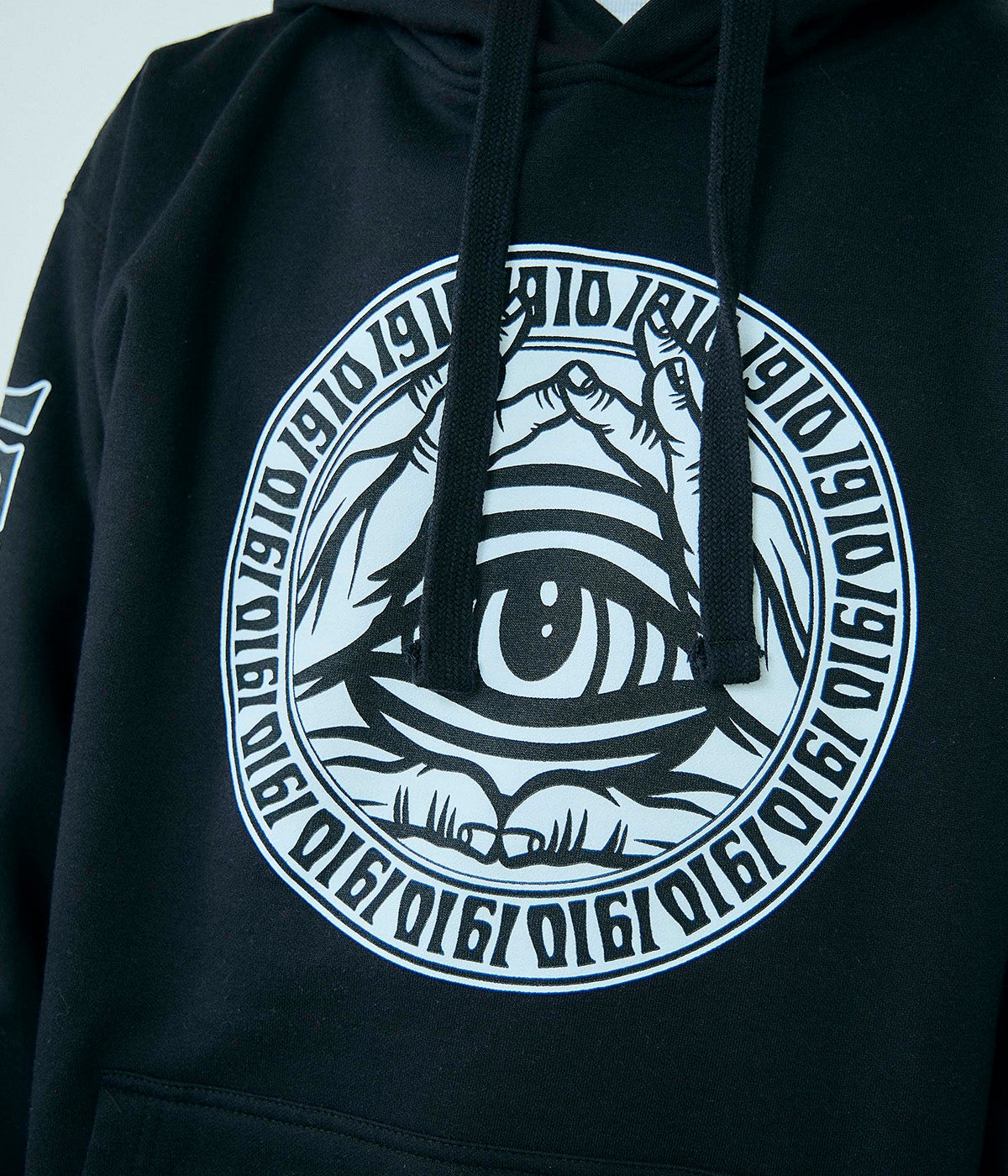 BEHOLDER HOODY // BLACK