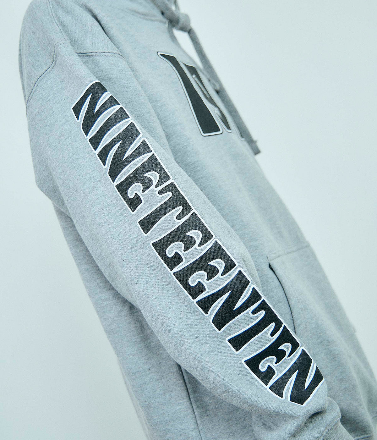 TOTEM HOODY // GRAY