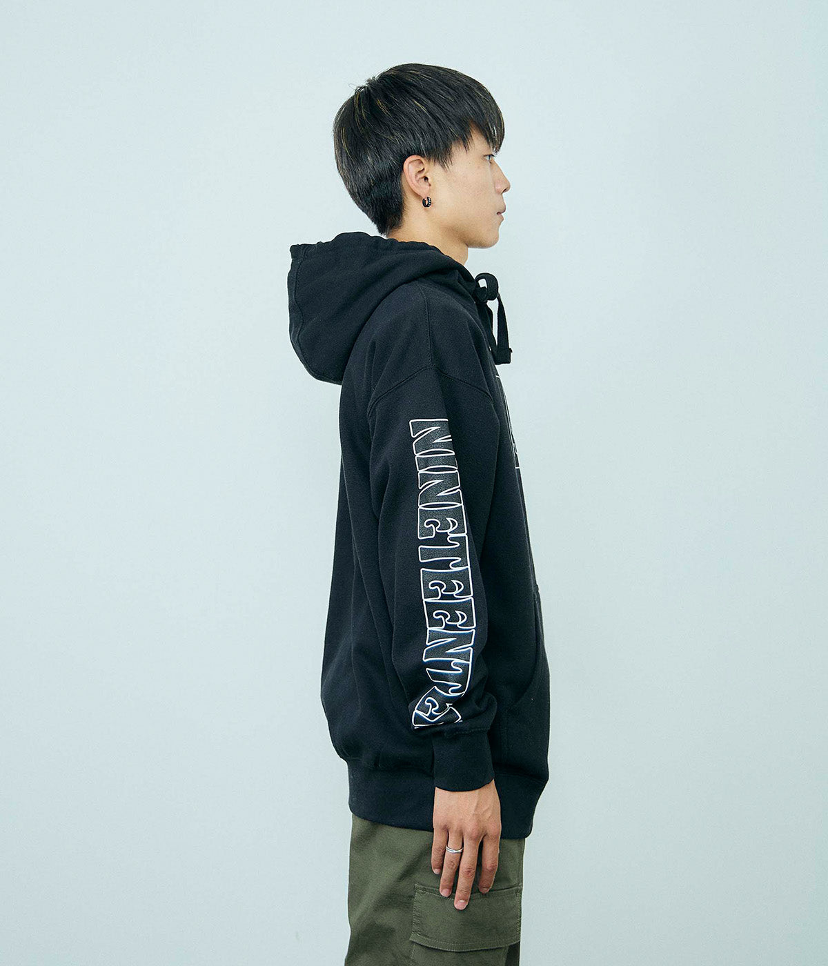 TOTEM HOODY // BLACK – 1910 | JAPAN OFFICIAL SITE