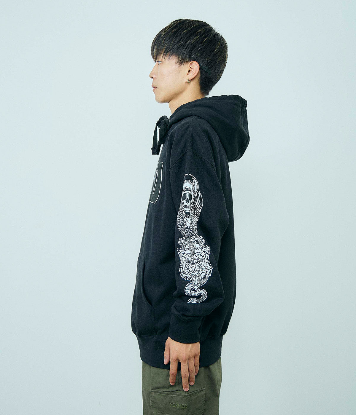 TOTEM HOODY // BLACK – 1910 | JAPAN OFFICIAL SITE