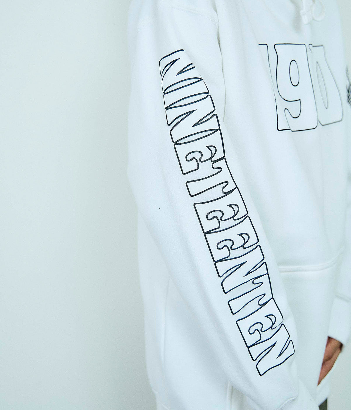 TOTEM HOODY // WHITE