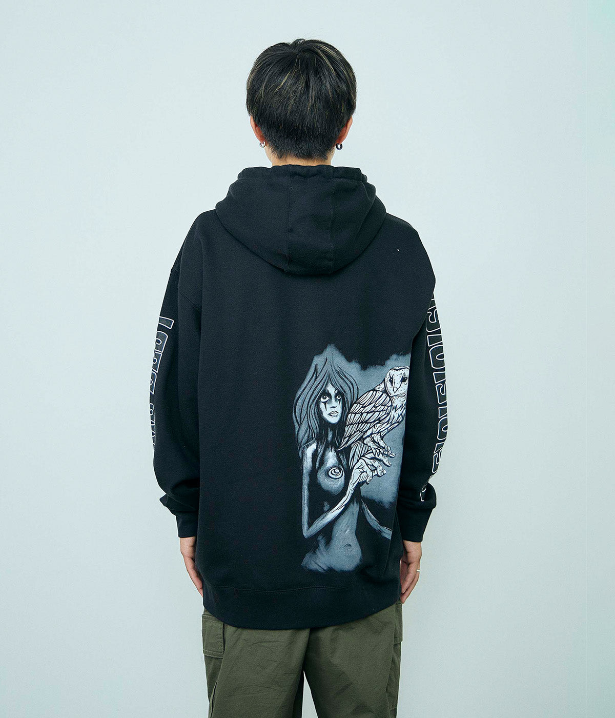 THE MUSE HOODY // BLACK