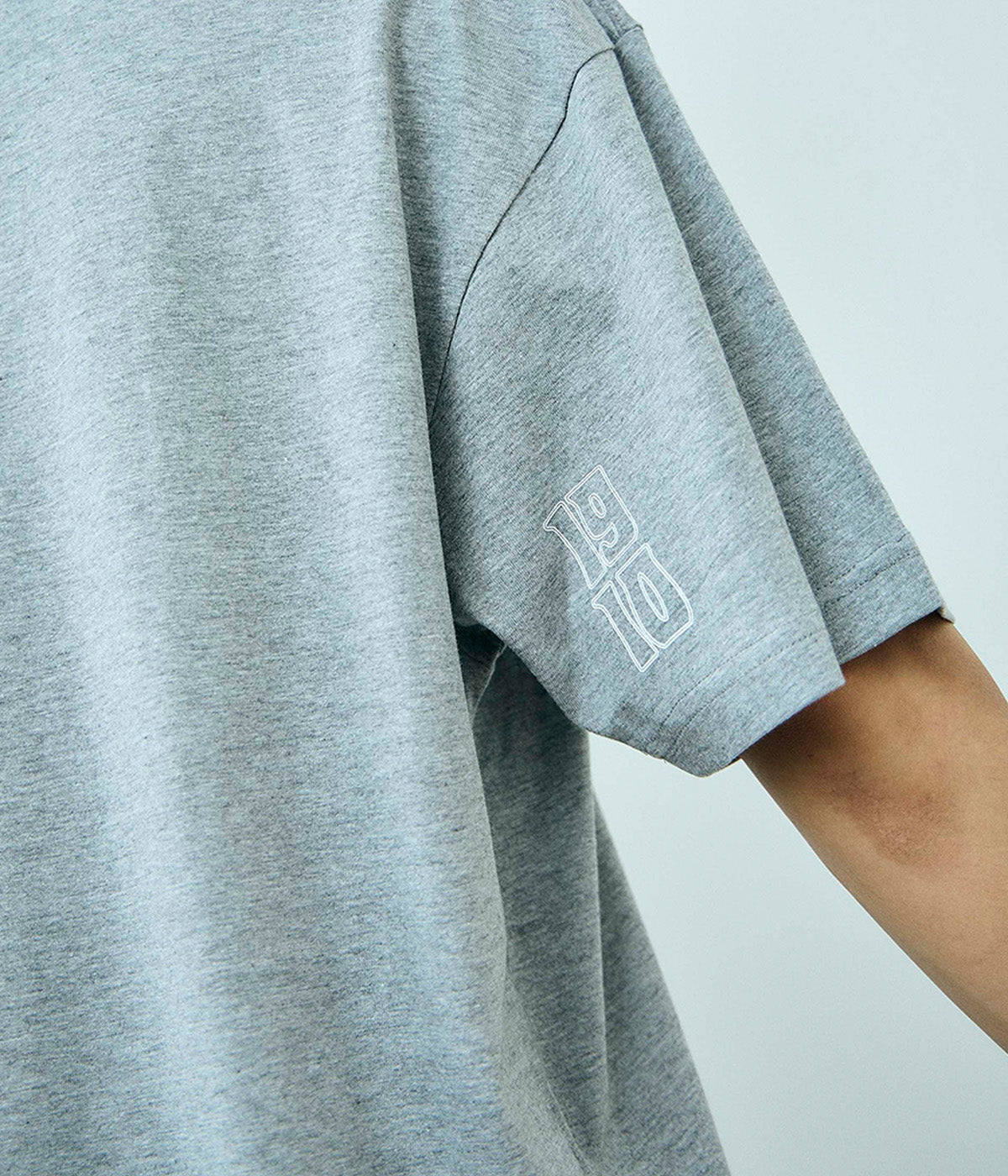 BEHOLDER S/S // GRAY