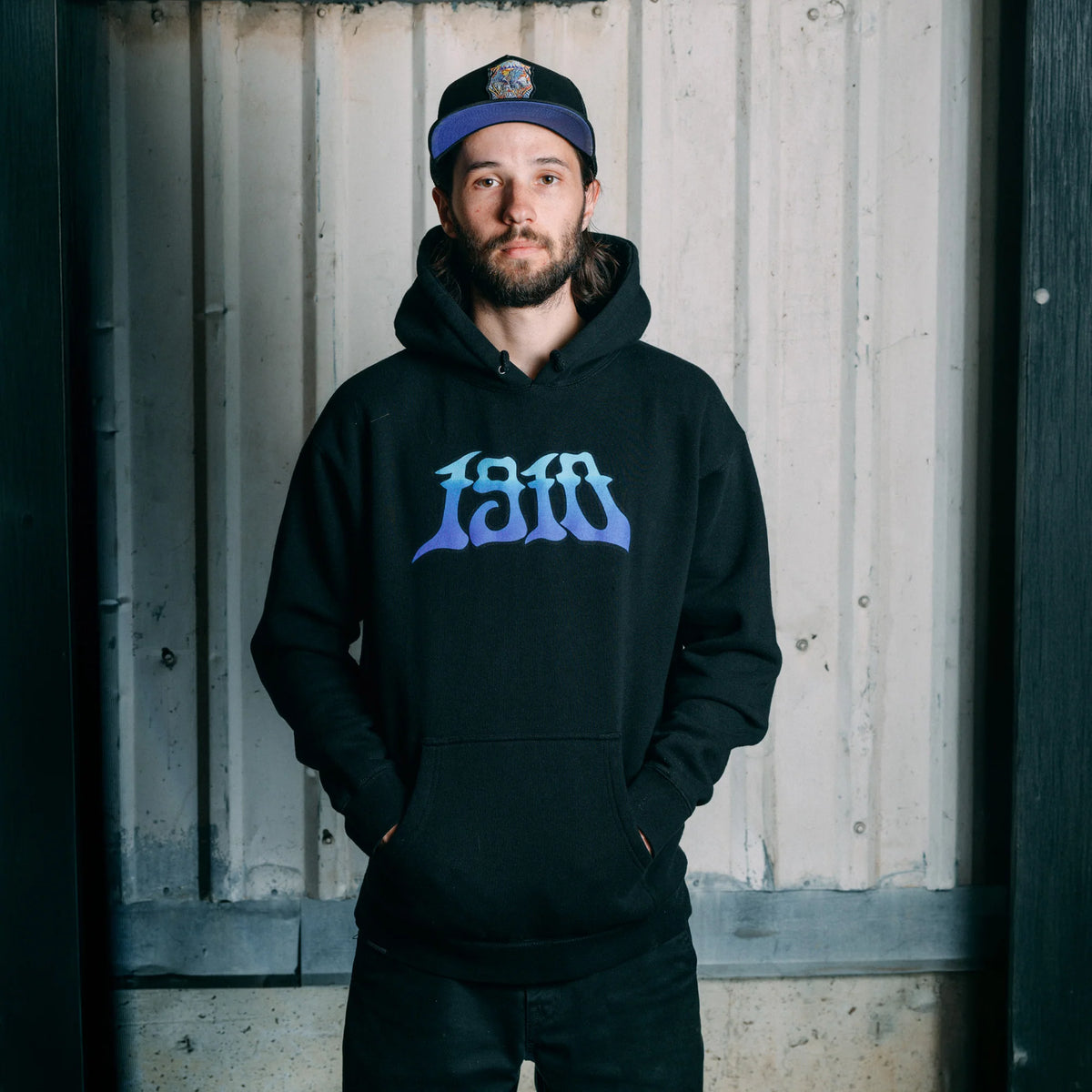 Ojo Rojo Pullover Hoodie // Black