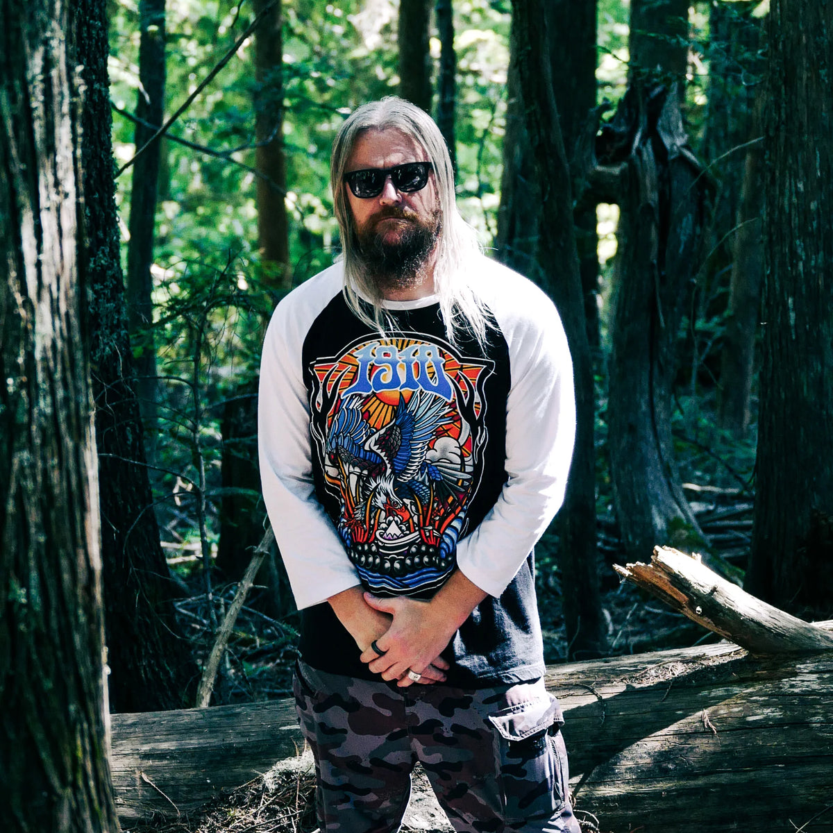 Ojo Rojo LS Raglan // Black/White